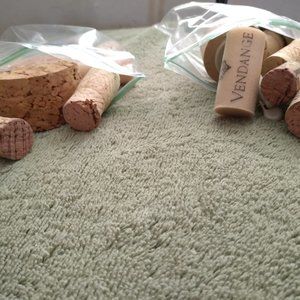 6 Piece mixed Vintage wine cork set